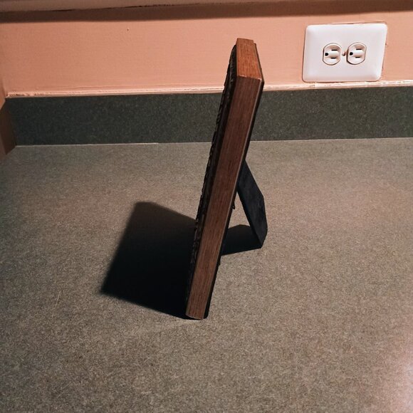 GOLD WOOD PICTURE FRAME W/INSET FOR PHOTO-DECORATIVE DESIGN AROUND FRAME - Picture 2 of 4